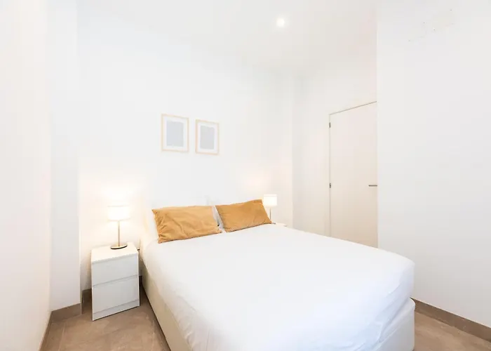 Praca Alegria Lovely Lisboa